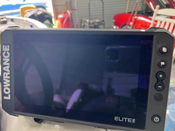 lowrance elite fs 9 glass screen